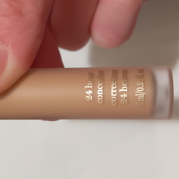 Fmg Cashmere Avon concealer - Picture 3 of 4